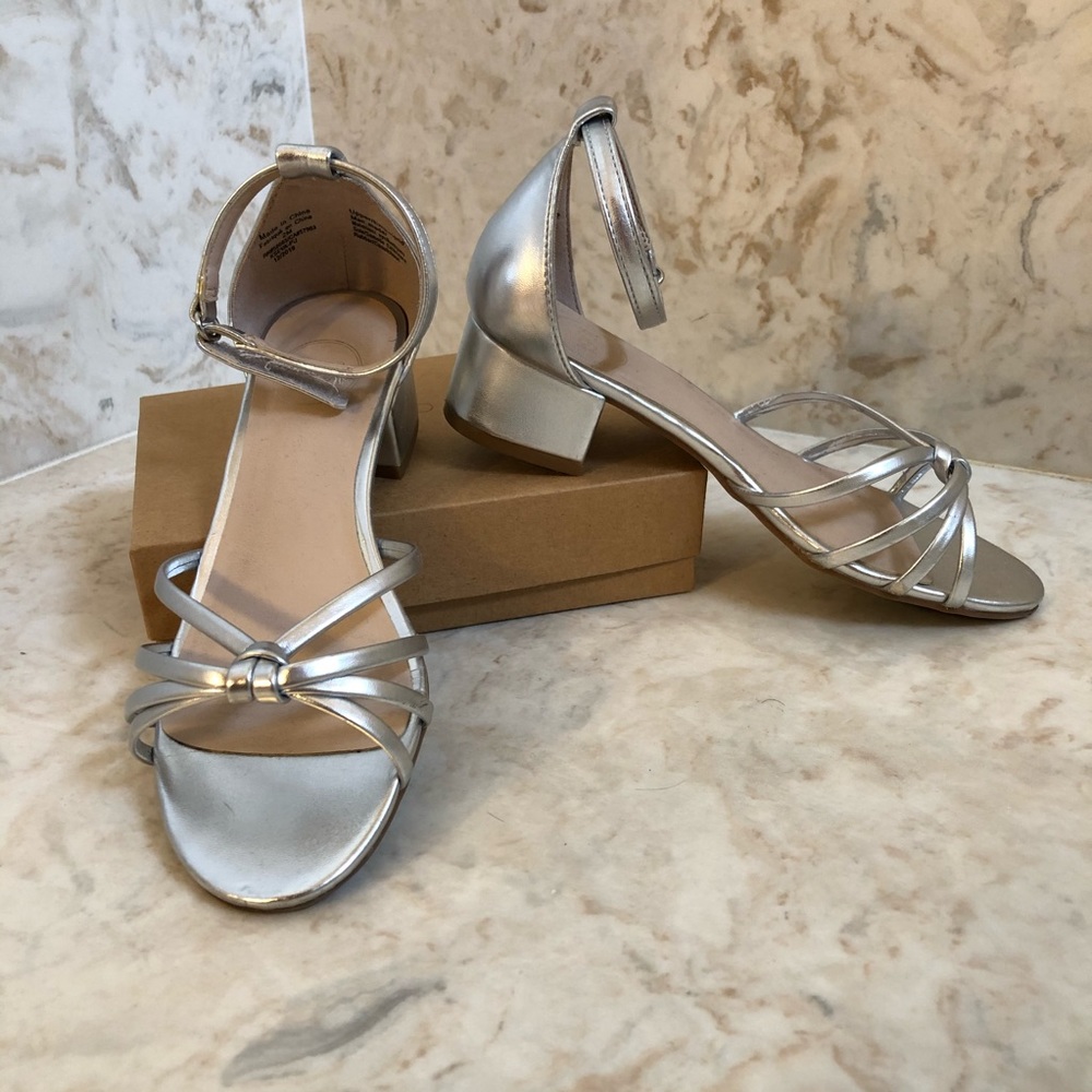 Nordstrom 1901 Girls Silver Dressy Sandals